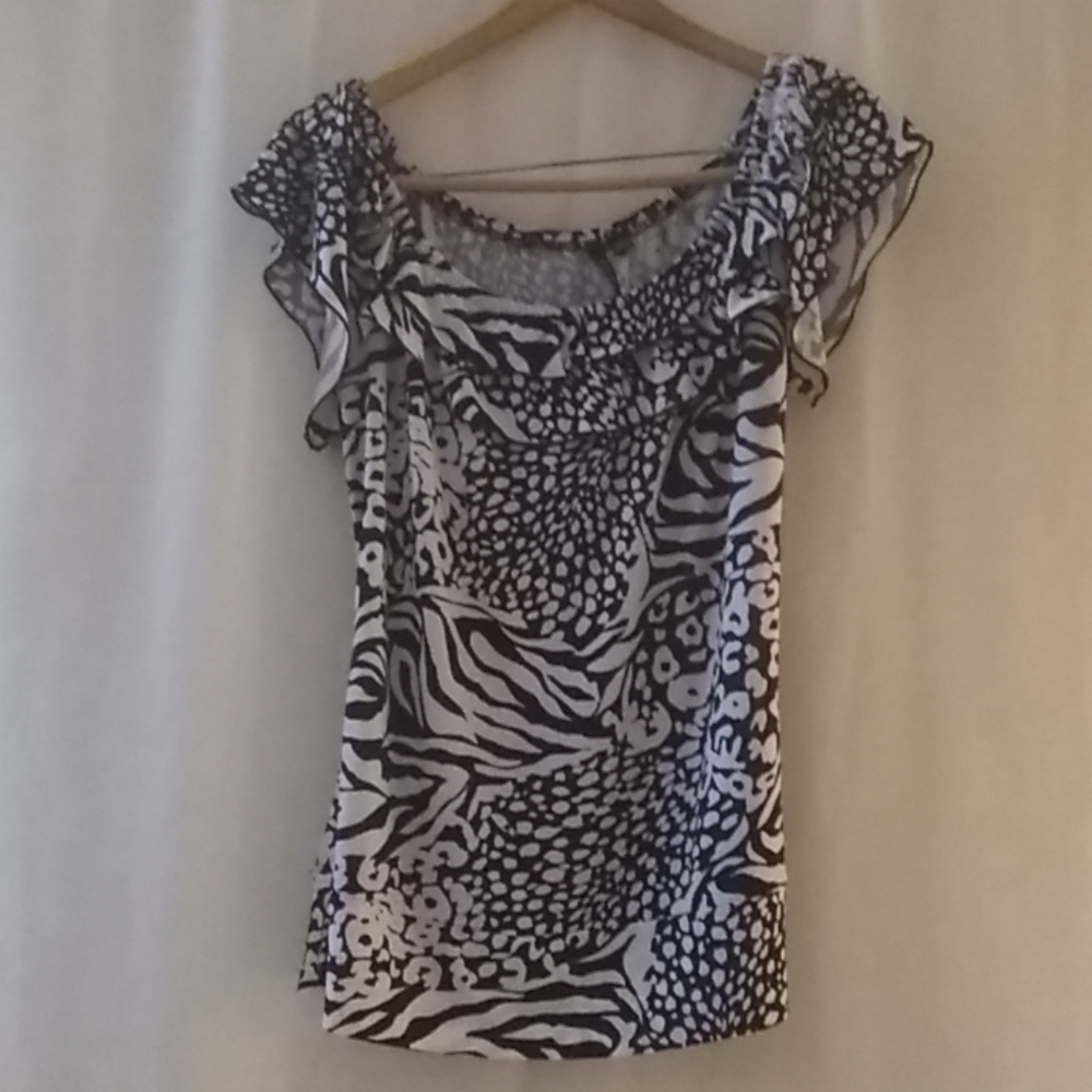 Essentials by Milano women's blouse size L